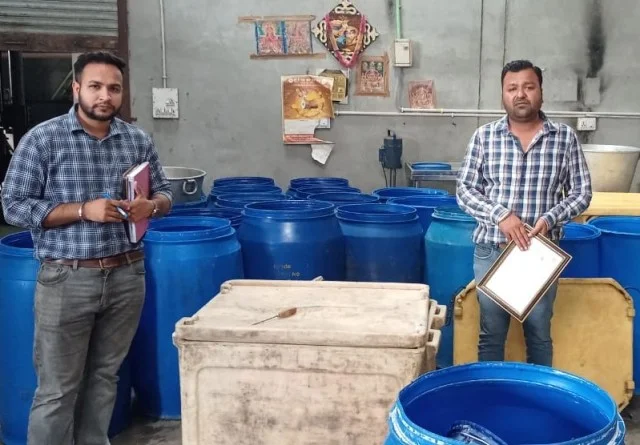 त्योहारों के सीजन में मिठाईयों पर निगरानी बढ़ाई