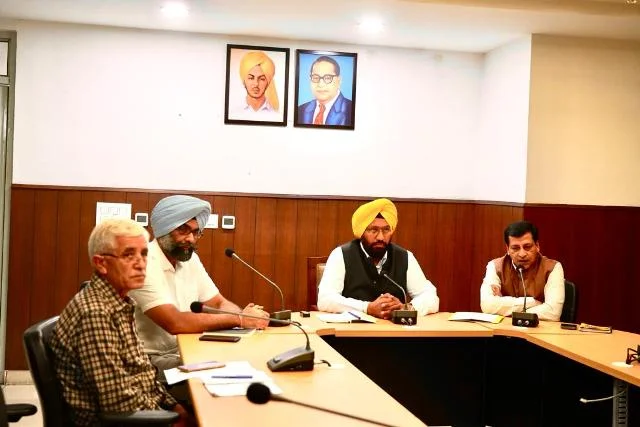 निवासियों को कचरा और प्रदूषण मुक्त एवं सुरक्षित दीवाली मनाने की अपील