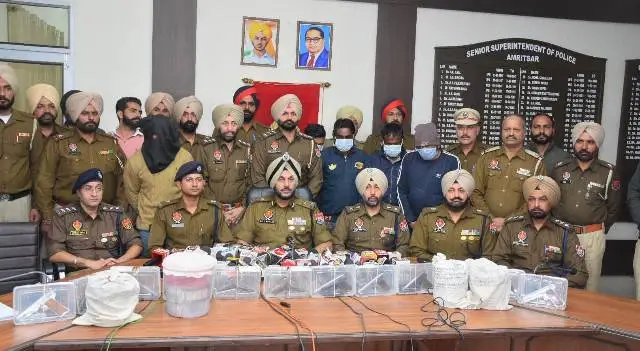 अमृतसर पुलिस ने हथियारों के अंतरराज्यीय तस्करी रैकेट का किया पर्दाफाश