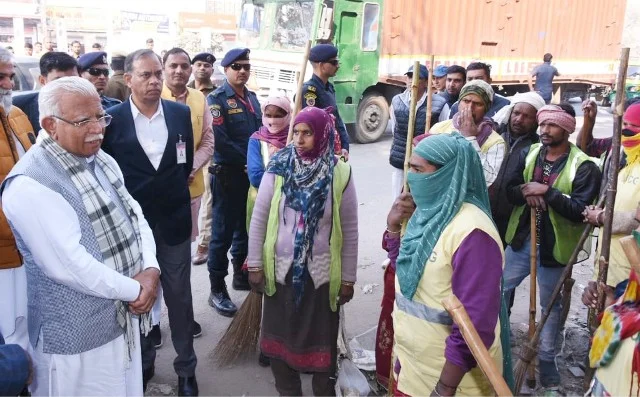 गुरुग्राम में सफाई कर्मियों को एक करोड़ रुपए के उपकरण देने की घोषणा