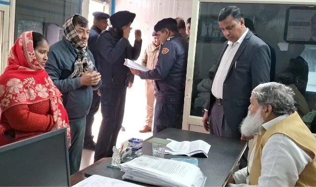 कबूतरबाजों पर विज ने गड़ाई पैनी निगाह