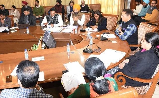 मल्टी स्किल डेवलपमेंट सेंटरों के जरिए रोजगार के रास्ते खोलेगी सरकार