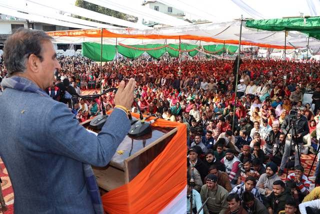 सरकारी क्षेत्र में की जा रहीं 20 हजार भर्तियां - मुख्यमंत्री