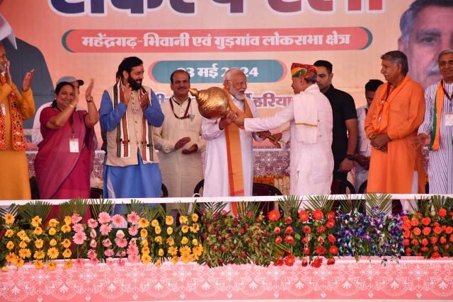 पीएम मोदी ने इंडिया गठबंधन पर साधा निशाना