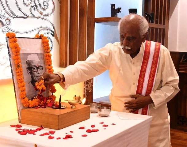 राज्यपाल ने नीलम संजीव रेड्डी जयंती पर दी श्रद्धाजंलि