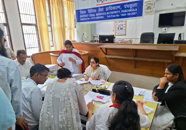 राष्ट्रीय लोक अदालत में निपटे सैंकड़ों मामले