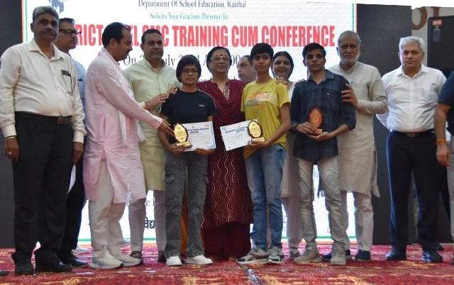 बढ़िया काम करने वाली एसएमसी, टीचरों व छात्रों को सम्मानित करेगी सरकार - त्रिखा