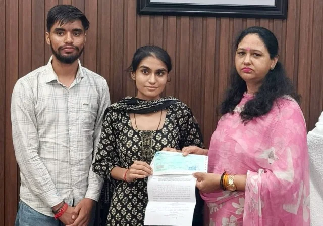 सीएम ने कर्ज में डूबे किसान को तुरंत पहुंचाई आर्थिक सहायता