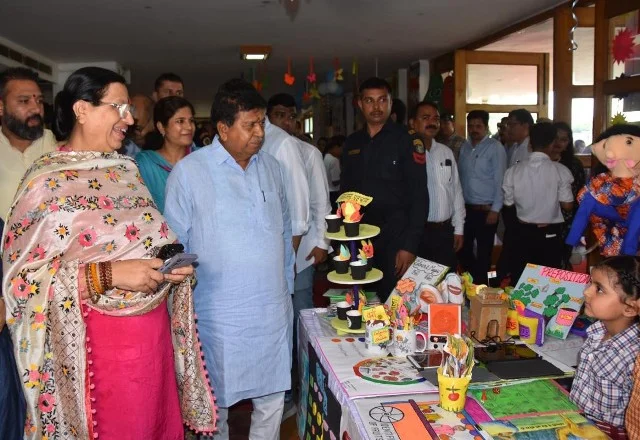 स्कूल मैनेजमेंट कमेटियां टीचर और अभिभावक के बीच एक मजबूत कड़ी - मंत्री