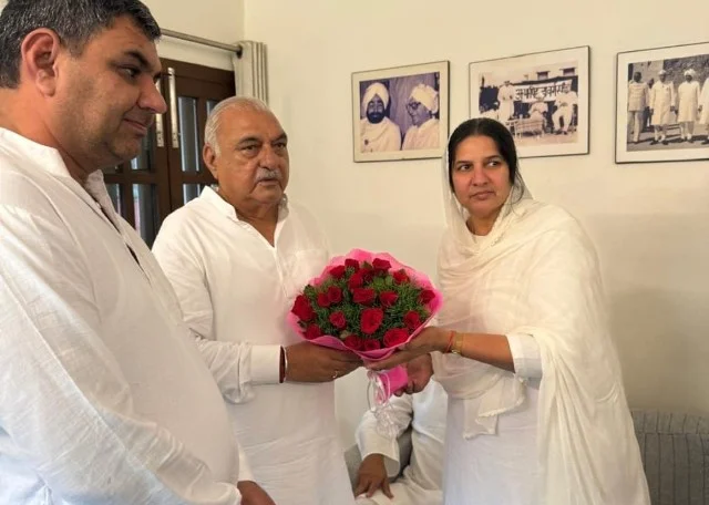 हुड्डा ने भिवानी में विरोधी दलों को दिया झटका