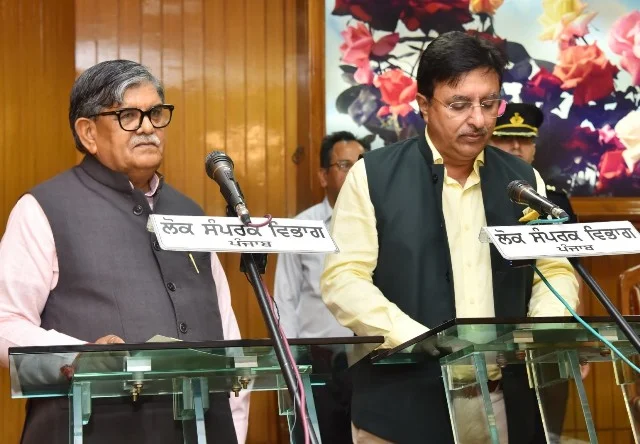 तीन नए राज्य सूचना आयुक्तों ने ली शपथ