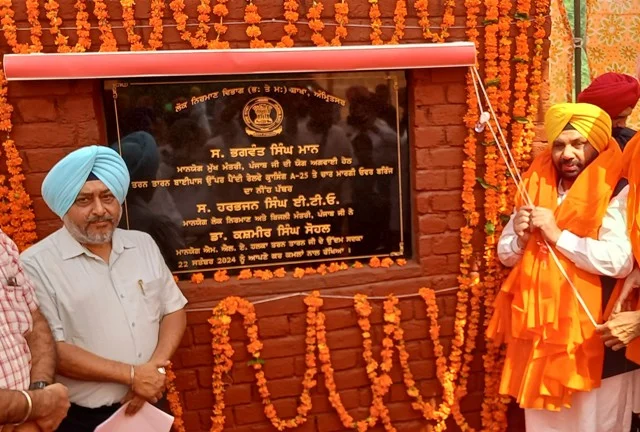 मंत्री ने किया रेलवे ओवरब्रिज का शिलान्यास