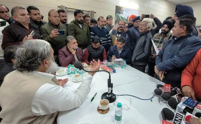 विज ने मामला दर्ज न करने वाले S.H.O. को किया सस्पेंड