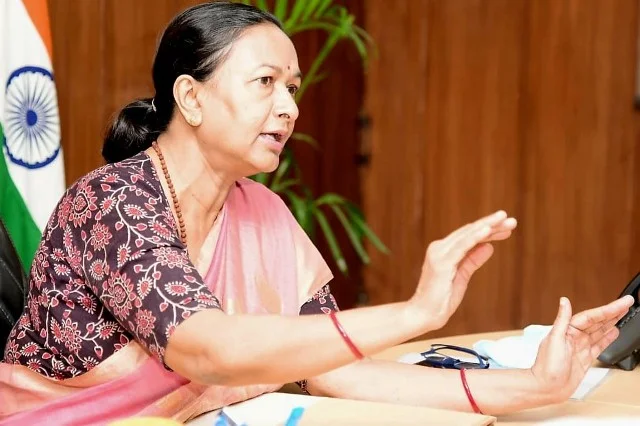 जरूरतमंदों तक पहुंचे स्वास्थ्य योजनाओं की जानकारी - सीएस