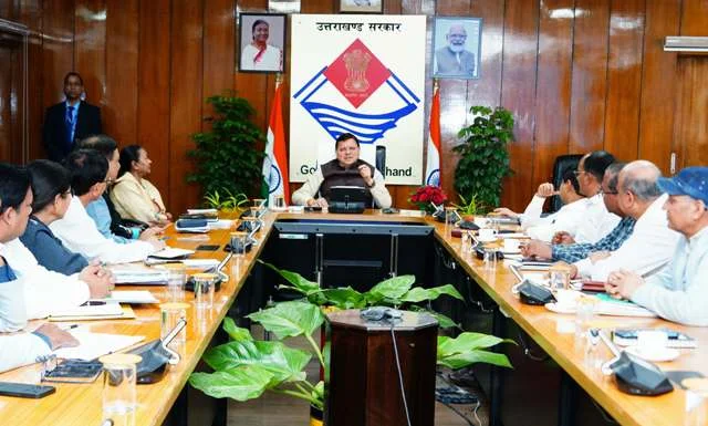 सीएम ने दिए प्राकृतिक जल स्रोतों के संरक्षण के निर्देश