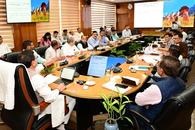 धामी ने नंदा राजजात यात्रा को लेकर अफसरों को दिए निर्देश