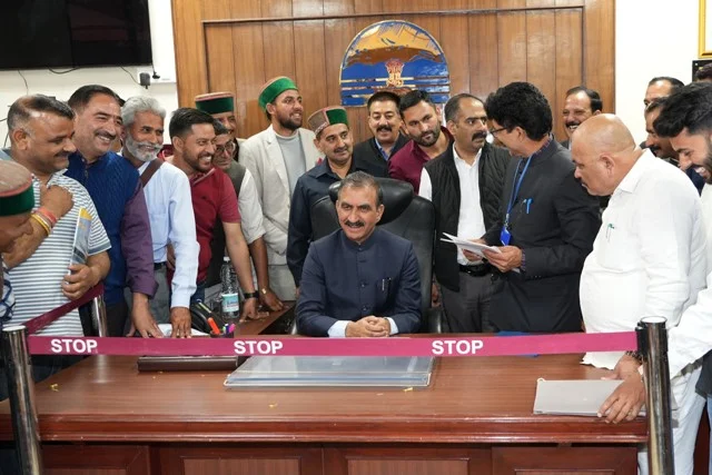सीएम से मिले पंचायती राज संस्थाओं के प्रतिनिधि