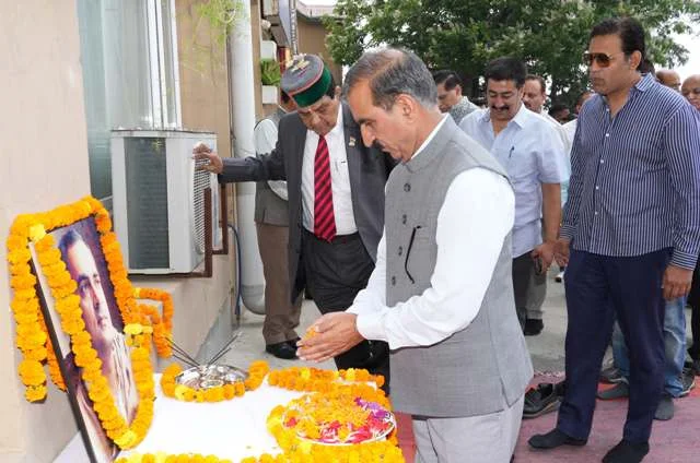 पूर्व पीएम राजीव गांधी के योगदान को याद किया हिमाचल में