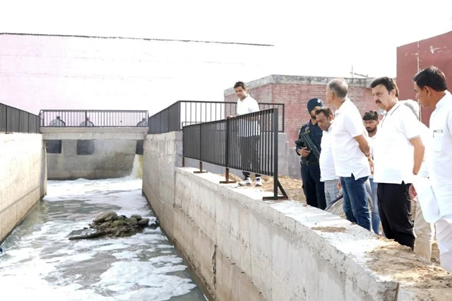 मंत्री ने की याकूबपुर और बाढ़सा में जल निकासी व्यवस्था की समीक्षा
