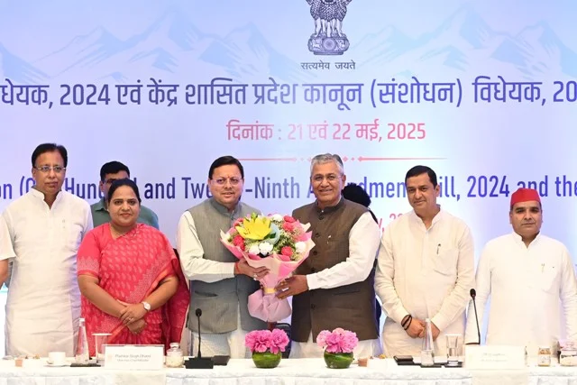 सीएम धामी ने 'एक देश, एक चुनाव' पर संसदीय समिति के साथ की चर्चा
