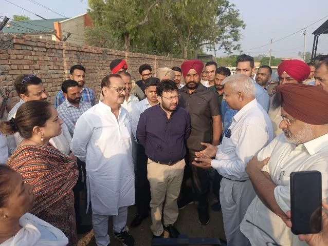 स्थानीय निकाय मंत्री ने नगर निगम की कार्यप्रणाली का किया जायजा