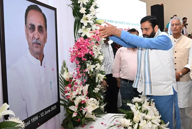 अहमदाबाद विमान हादसे में विजय रूपाणी के निधन पर शोक