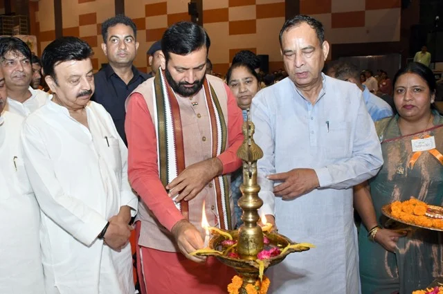 'आपातकाल की बर्बरता याद रखे देश' - CM