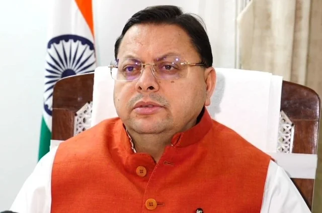 धामी सरकार पर करप्शन पर बड़ा प्रहार, जमीन घोटाले में 7 अधिकारी निलंबित
