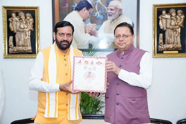 धामी ने सैनी को भेंट किए उत्तराखंड के स्थानीय उत्पाद व चारधाम प्रसाद