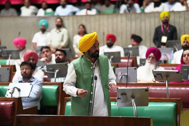 धार्मिक ग्रंथों की गरिमा बचाने के लिए नया विधेयक पेश