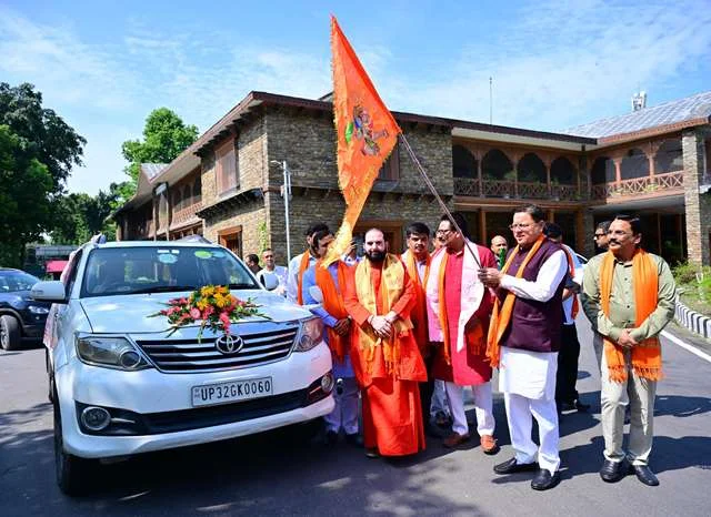 सूर्य पूजन हेतु कलश यात्रा का धामी ने किया शुभारंभ