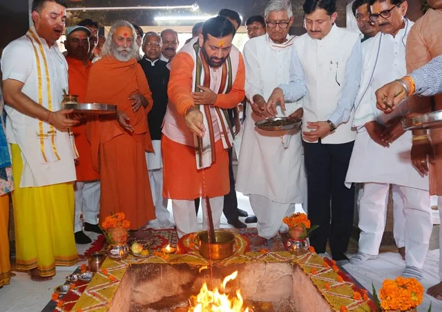 CM ने मुजफ्फरनगर में श्रद्धांजलि अर्पित की