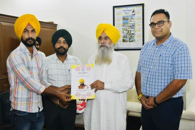 किसान कल्याण मंत्री ने कृषि अधिकारियों को दिया जॉइनिंग लेटर