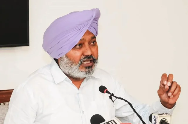 सरकारी पोर्टल से नशे के खिलाफ बड़ी कार्रवाई, एक साल में लगी कड़ी रोक