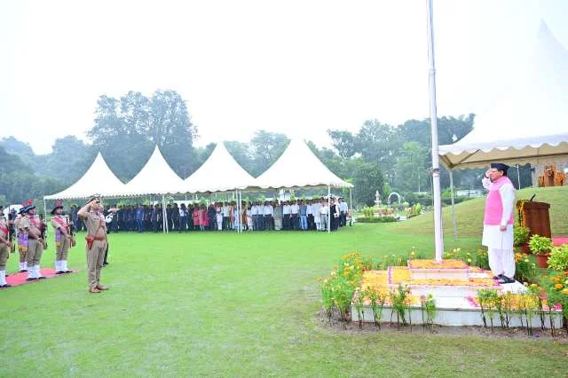 सीएम धामी ने स्वतंत्रता दिवस पर देशभक्ति का संदेश दिया