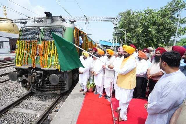 सीएम मान ने महिला पंचायत नेताओं के प्रतिनिधिमंडल को किया रवाना