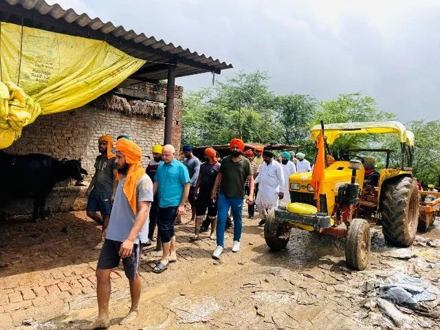 कैबिनेट मंत्रियों और आप नेताओं ने ब्यास नदी किनारे हालात की समीक्षा की