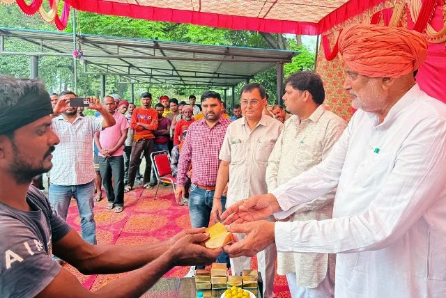 यमुनानगर में श्रमिकों के अधिकारों व कल्याणकारी योजनाओं पर दी गई जानकारी