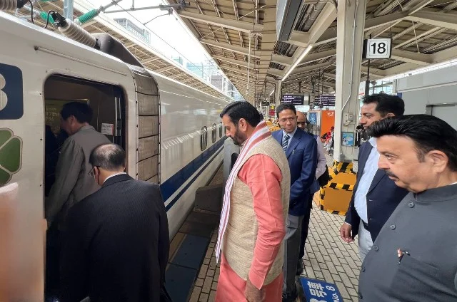 जापान में सीएम सैनी ने शिंकानसेन यात्रा के जरिए जाना परिवहन नवाचार का मॉडल