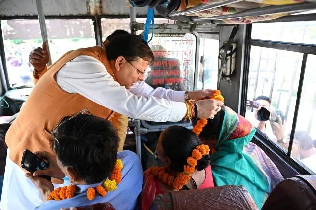 मुख्यमंत्री धामी ने कहा — सिटी बस सेवा से आम नागरिकों को मिलेगी राहत