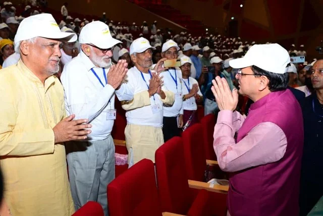 सीएम धामी ने अंतरराष्ट्रीय वृद्धजन दिवस पर दी शुभकामनाएं