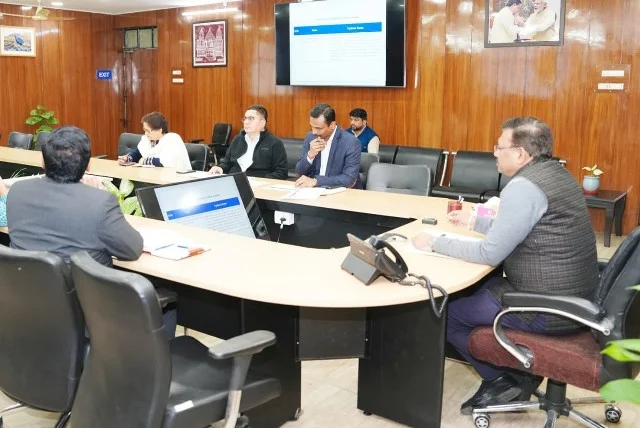 पुस्तकालय बजट शीघ्र जारी करें, कम्प्यूटर लैब एक माह में तैयार करें CS