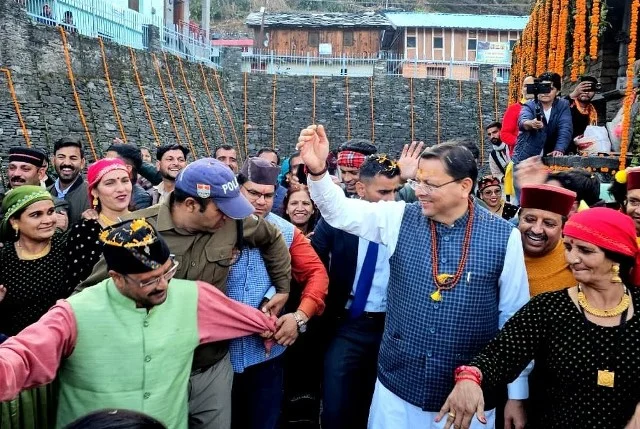 लाखामंडल में सीएम धामी ने किया दर्शन