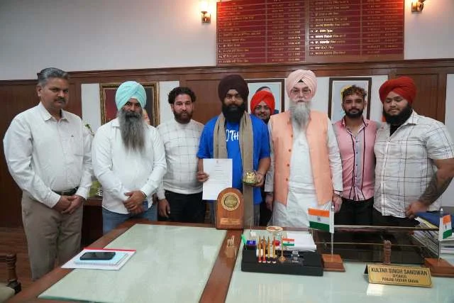 विधानसभा में स्पीकर संधवां ने जुझार सिंह को अंतरराष्ट्रीय उपलब्धि पर दी बधाई