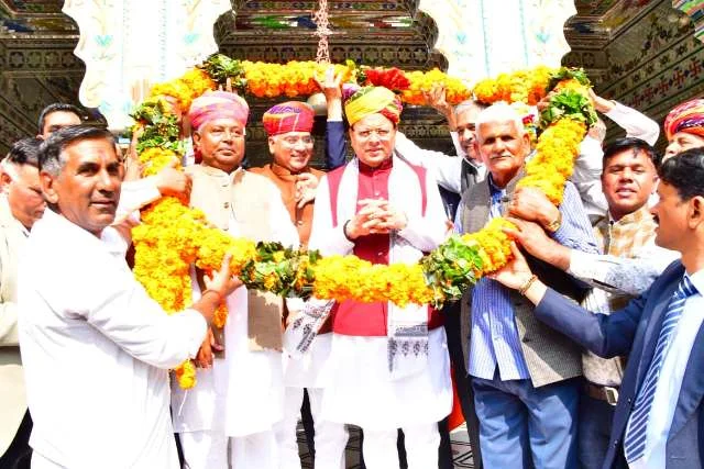 सीएम धामी का पुष्कर दर्शन, प्रदेश की खुशहाली हेतु की प्रार्थना