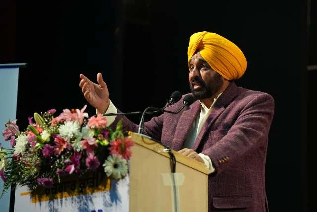 रोज़गार क्रांति योजना के तहत युवाओं को मिला आत्मनिर्भर बनने का मौका