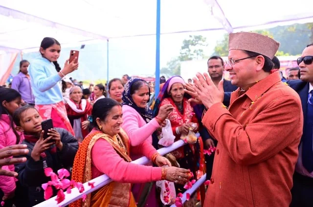 धामी ने रणकोची माता मंदिर में टेका माथा, जनसंवाद से जोड़ा सरकार-जनता संवाद