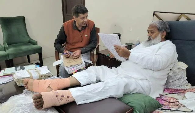 प्रशासनिक कार्यों में तेजी लाने को विज ने तय की समयबद्ध प्रक्रिया