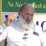 मीडिया से बातचीत में अनिल विज का कांग्रेस पर तीखा प्रहार