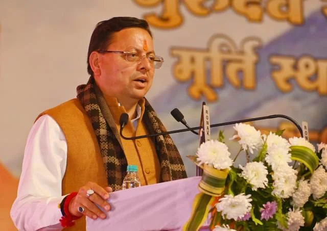 सप्तऋषि आश्रम मैदान में संतों का समागम, CM धामी हुए सहभागी